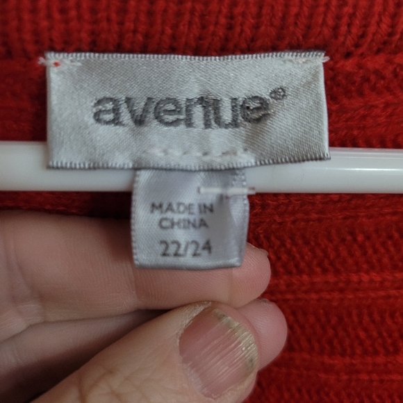 NWT Avenue Asymmetrical Red Sweater Size 22/24 - Picture 6 of 7